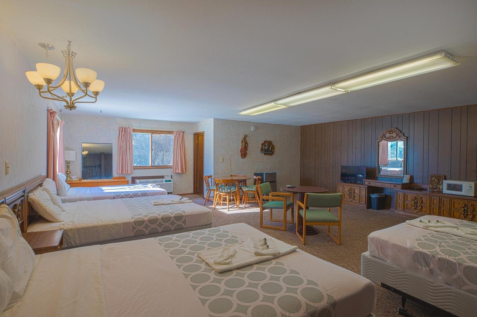 Love Hotels Tomahawk By Oyo At Lake Mohawksin Wi Luaran gambar