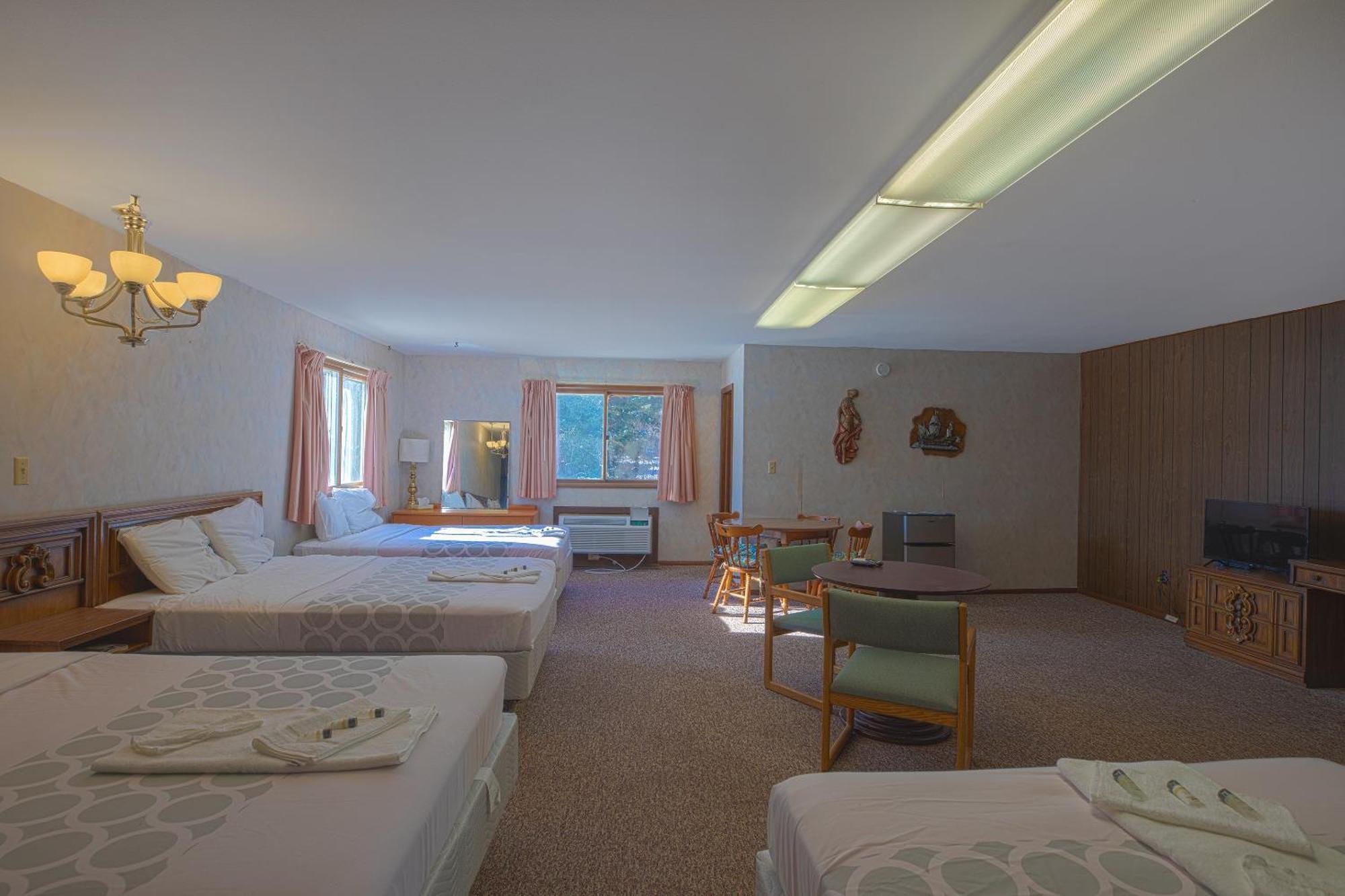 Love Hotels Tomahawk By Oyo At Lake Mohawksin Wi Luaran gambar