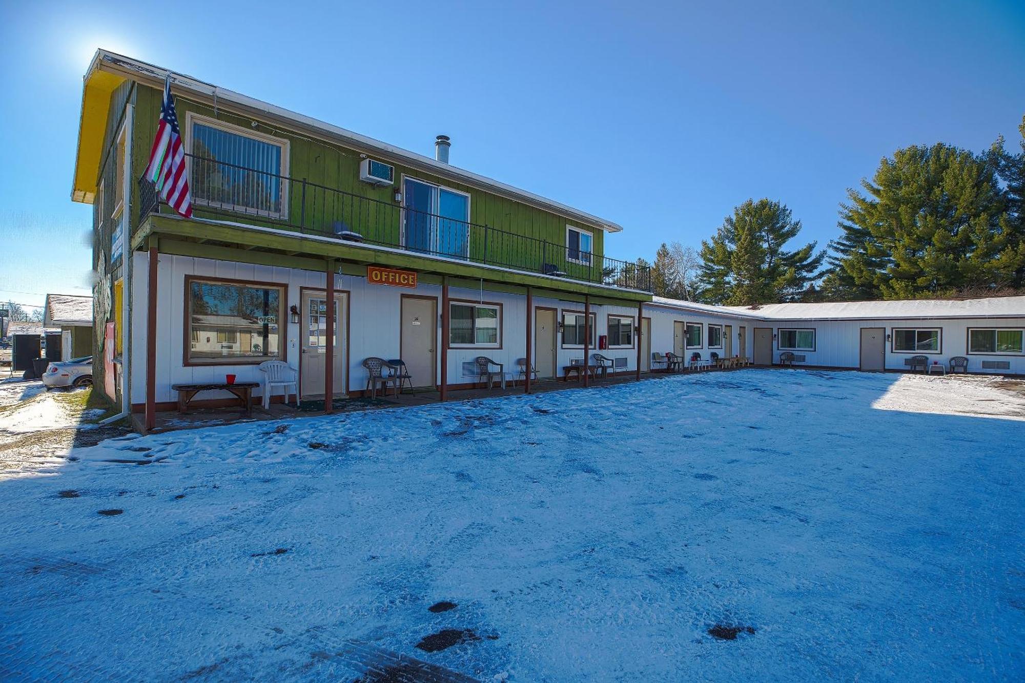 Love Hotels Tomahawk By Oyo At Lake Mohawksin Wi Luaran gambar